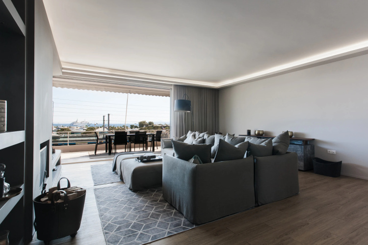 2BD Beachfront Apartment Athens Riviera by TheOlon