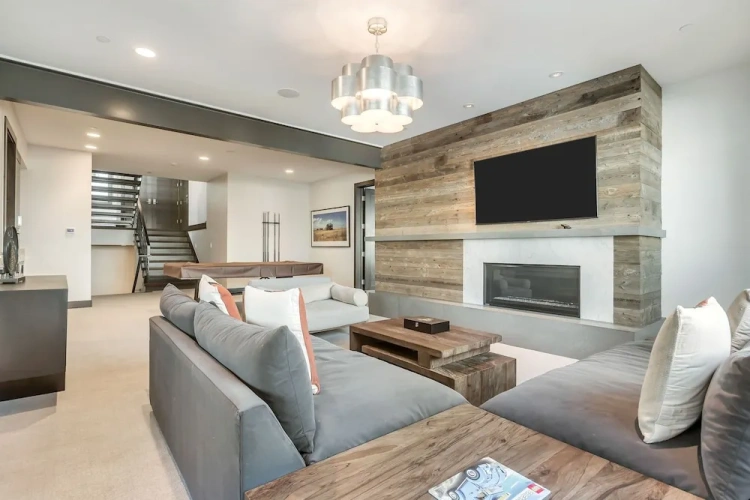 5 Bedrooms Cottage