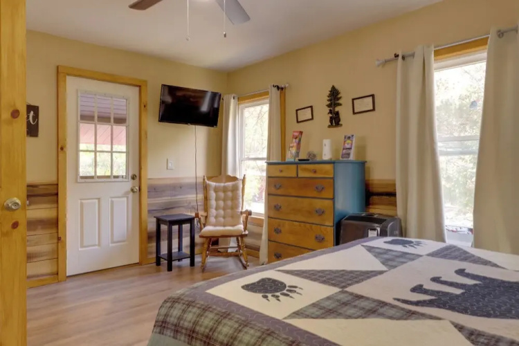Game Room Access: Pet-friendly Sevierville Apt!