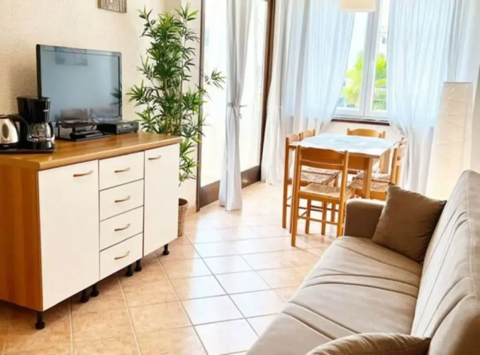Charming Apartment With Garden