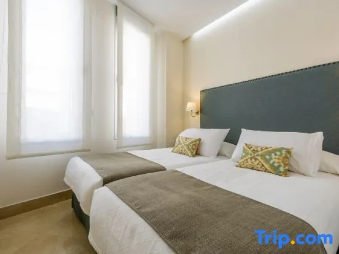 2 Bedrooms Apartment