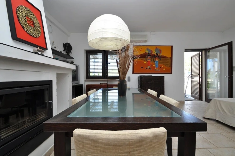 2 Bedrooms Villa