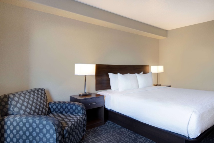 Days Inn & Suites By Wyndham Yorkton photo 7