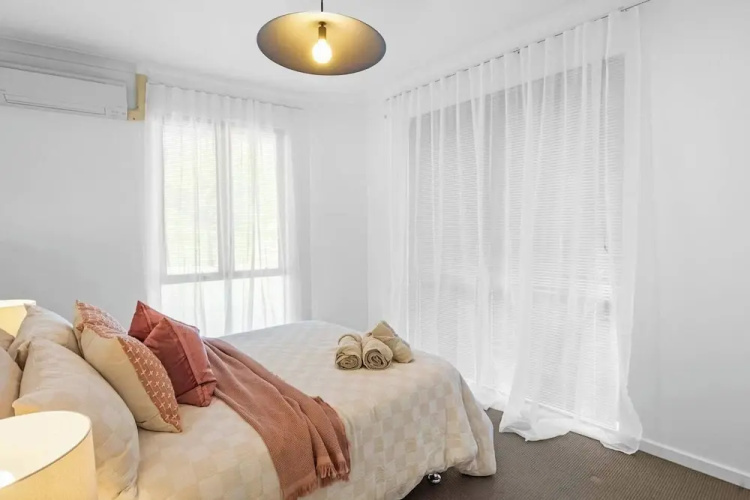 Best Location Armadale Sleeps 6