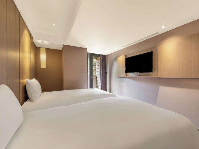 Standard Twin room with balcony