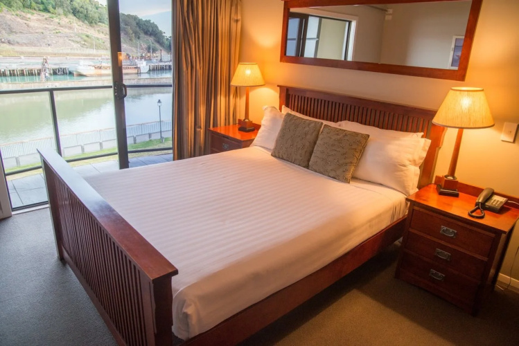 Portside Hotel