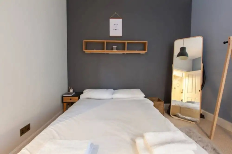 1 Bedroom Flat In Edinburghs New Town