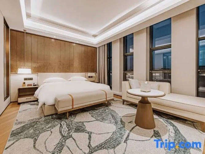 Deluxe Family Suite