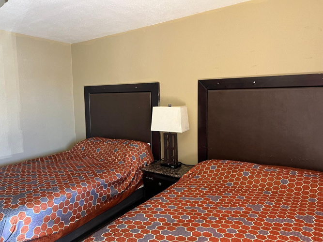 Carl's Motel