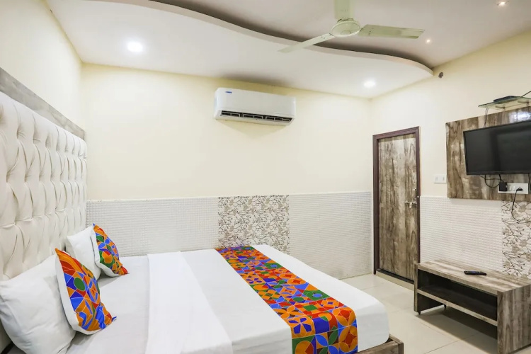 Fabhotel Welcome