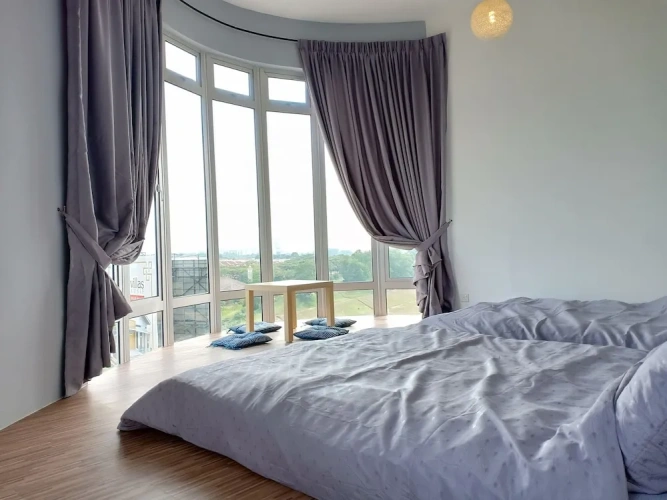 4 Bedrooms Comfort room with balcony and with city view