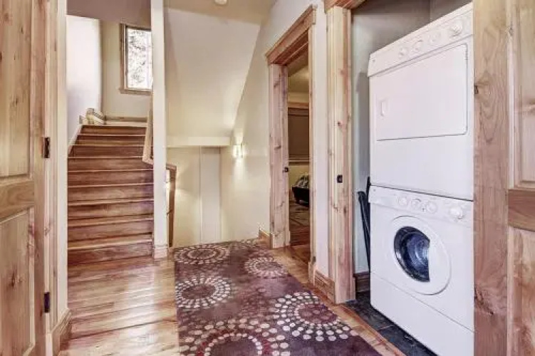 Placer Ridge Lookout Apartment