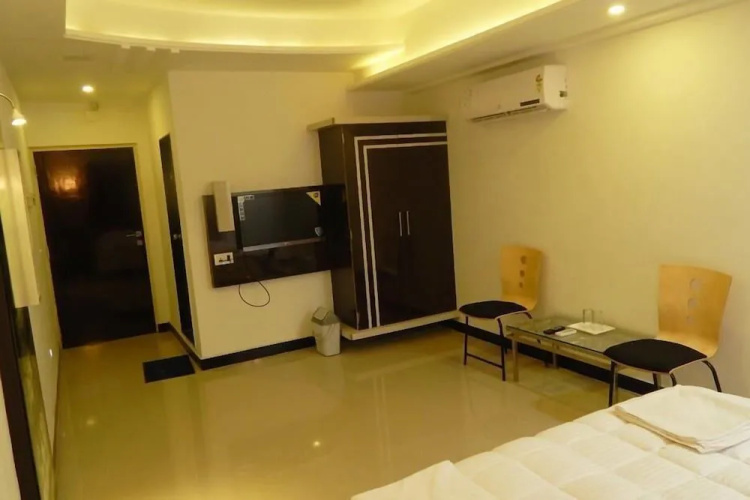 Hotel Vraj Inn