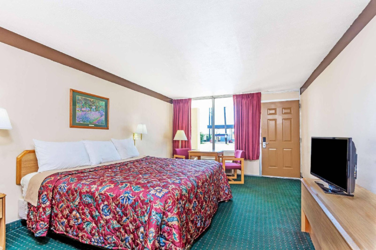 Days Inn by Wyndham McDonough