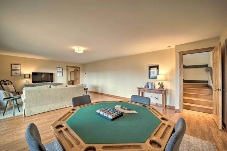 Sapphire Retreat w/ Views, Fire Pit, & Lake Access