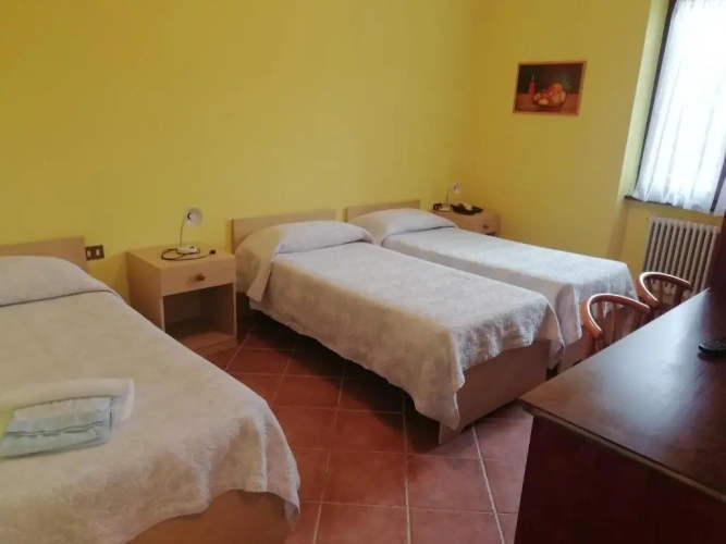 Standard Triple room