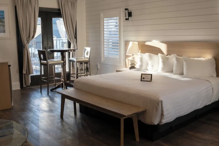 Luxury Double room with pool view