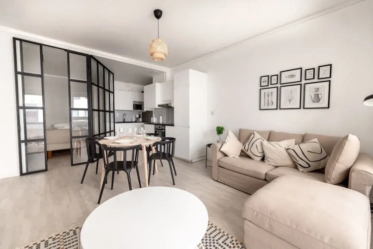 Deluxe Apartment