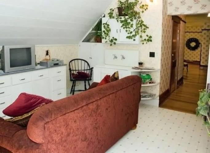 Lindsay House Bed and Breakfast