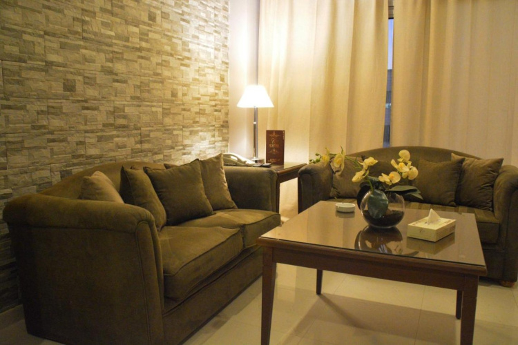 Capri Hotel Suites