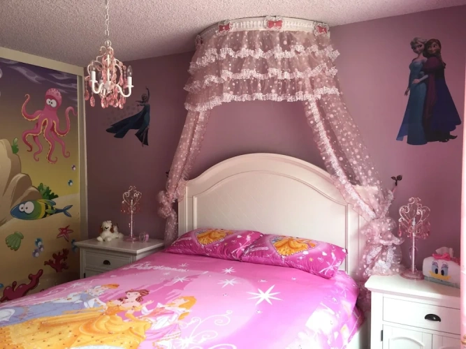 5 Bedrooms Villa