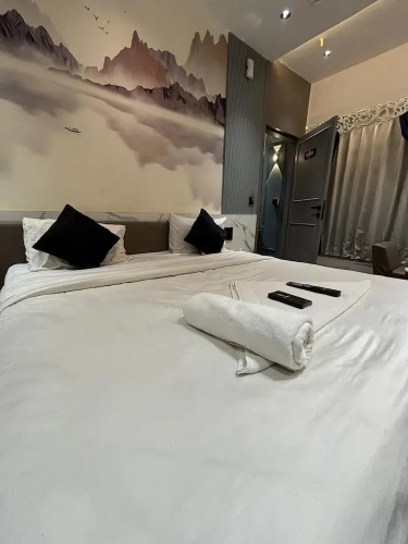 V Love Hotel