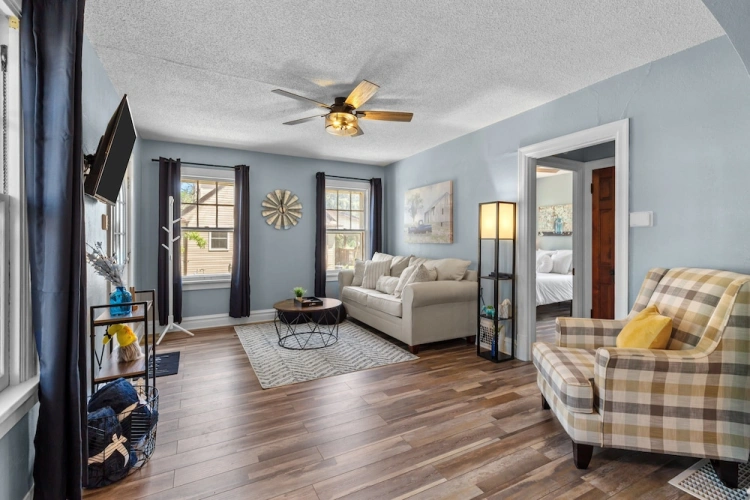 2 Bedrooms Cottage