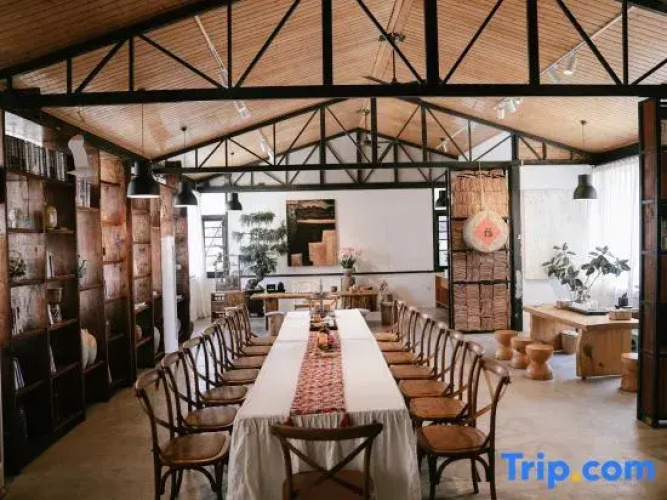 Meiyu Shiguang Hostel