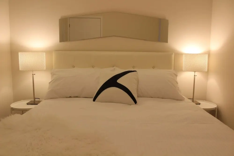 3 Bedrooms Executive Penthouse room with lake view