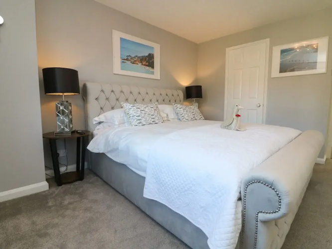4 Woodland Park
