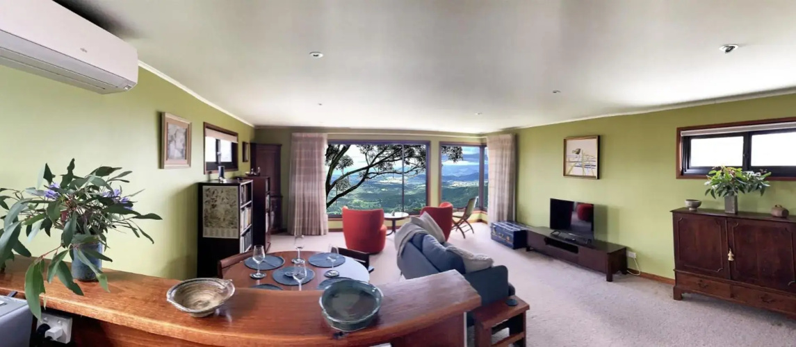 Moonya Lodge