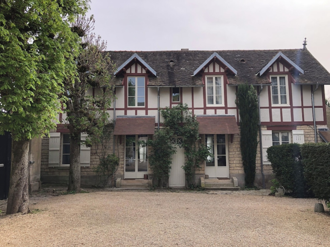 Château Du Prieuré - ÉVecquemont - Les Mureaux