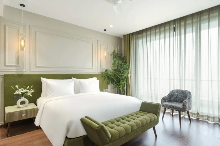 Standard room with balcony and with lake view