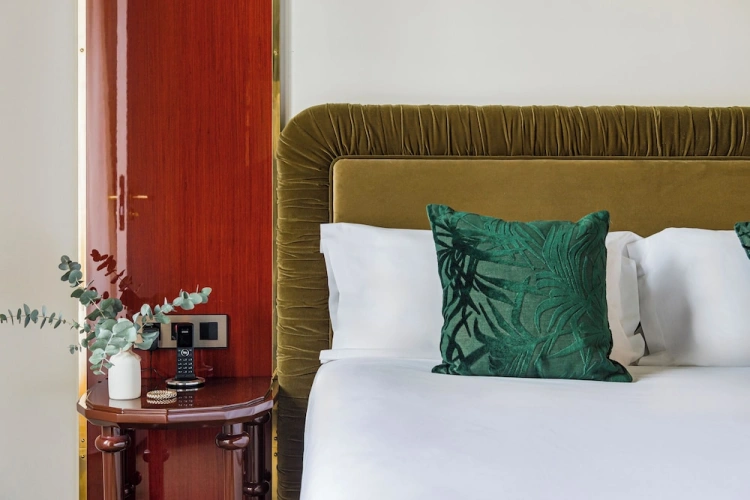 Standard Double room with city view