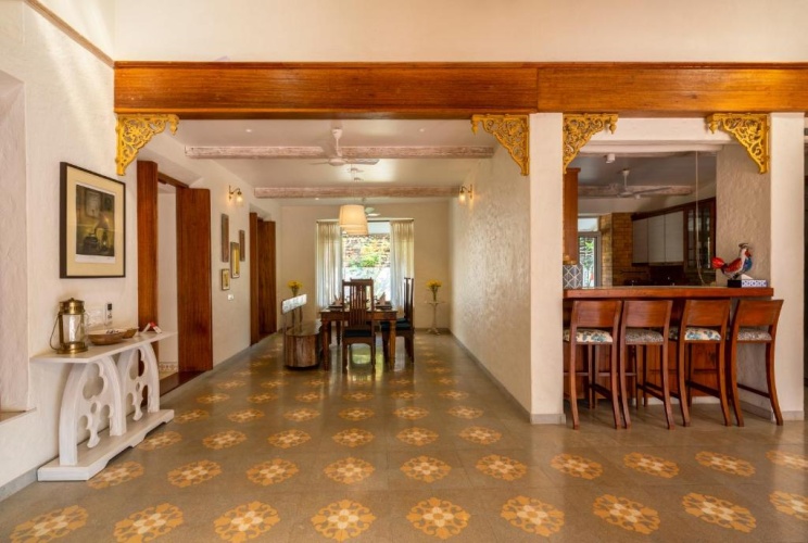 5 Bedrooms Double Villa