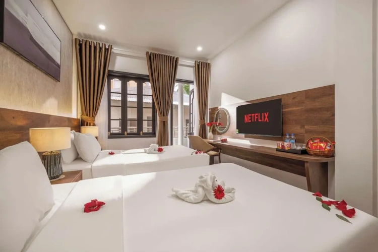 Deluxe Double room with city view