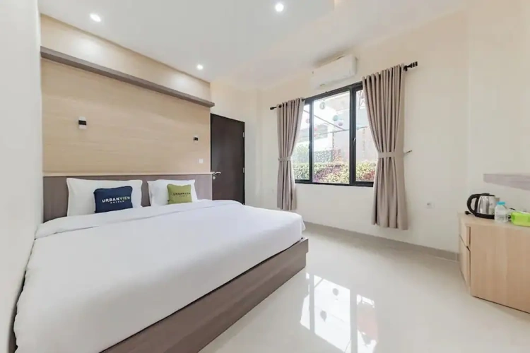 Executive room with balcony