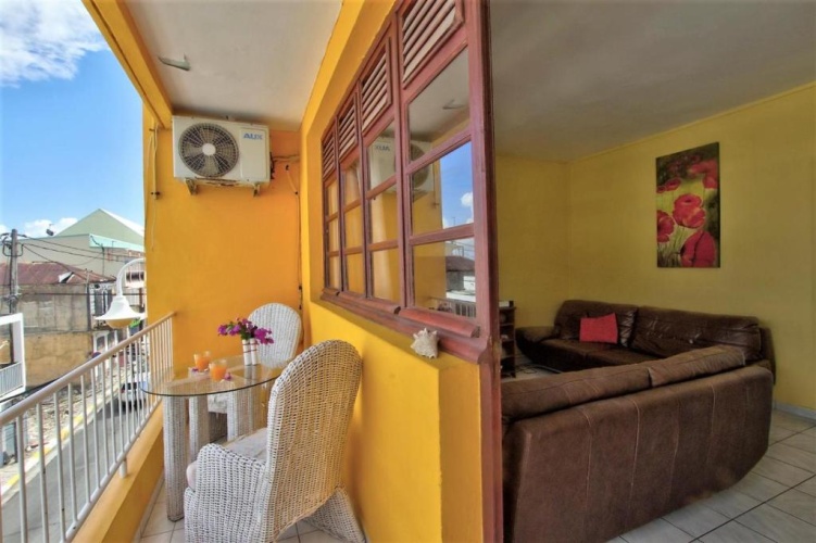 2 Bedrooms Apartment