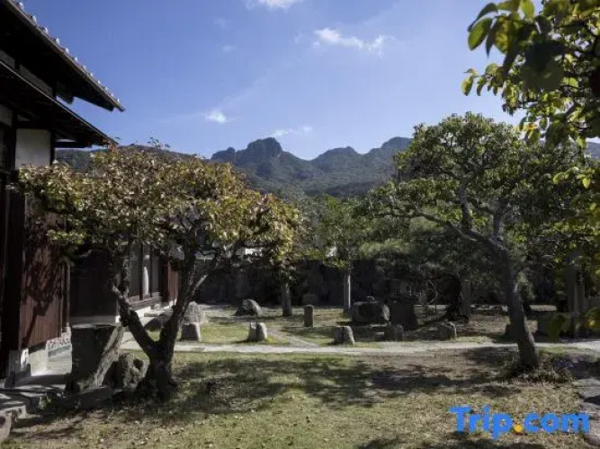 Oyashiki Stay Ko - A retreat on island time.