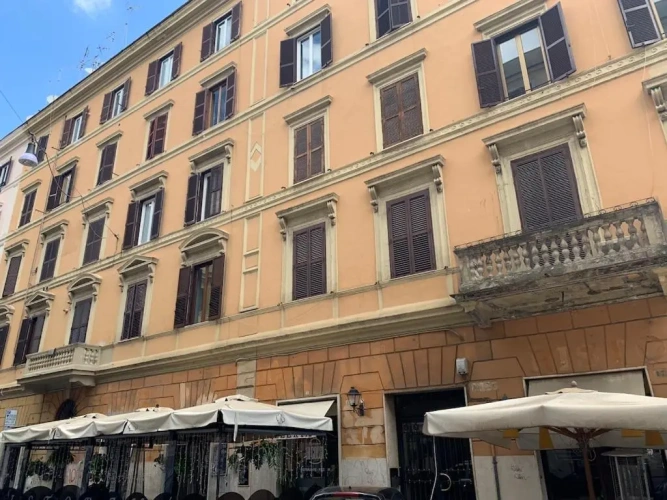 3 Bedrooms Apartment