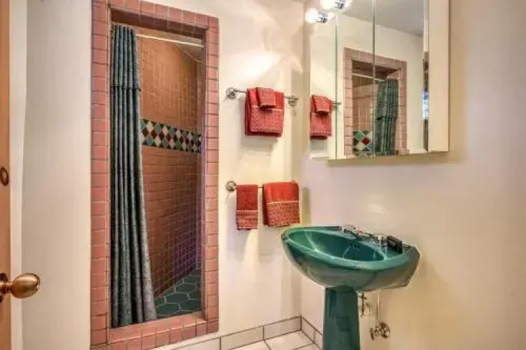 Luces De La Ciudad Over view