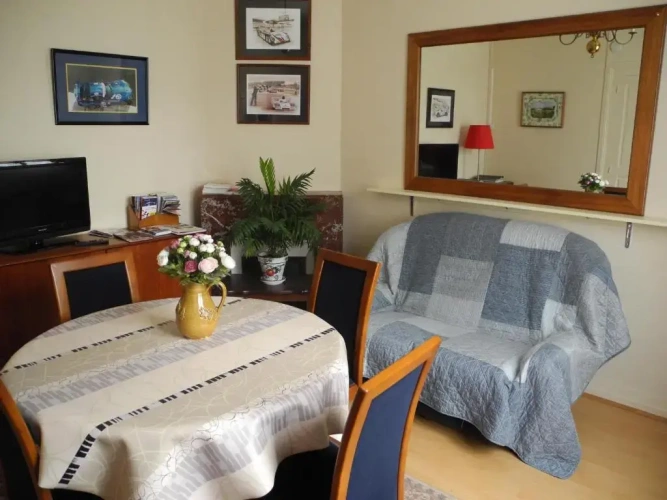 2 Bedrooms Cottage