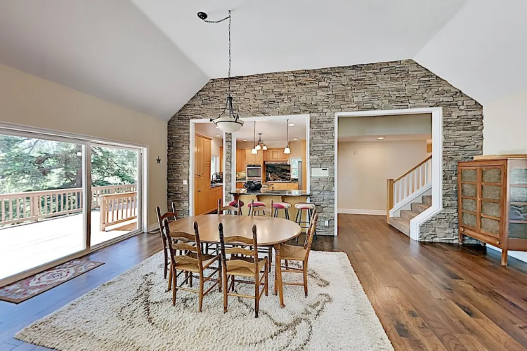 255squir 4 Bedroom Home