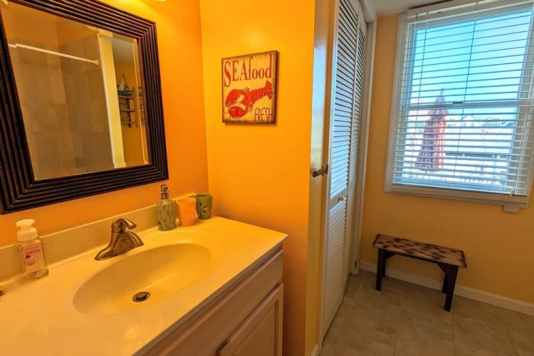 4 Bedrooms Cottage
