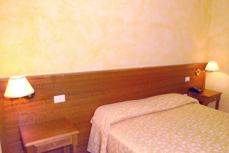 Hotel Kriss