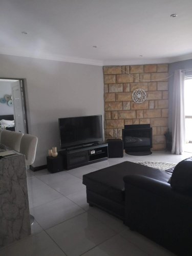 8 Sleeper Villa and 4 Sleeper Flatlet