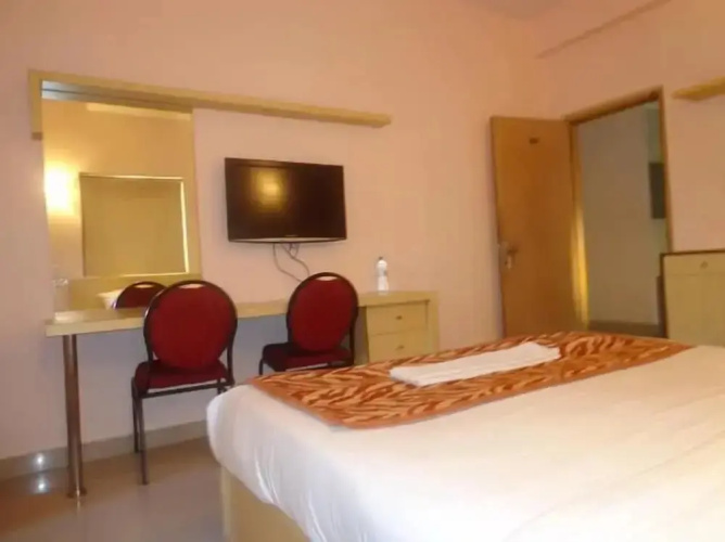 Halcyon Suites