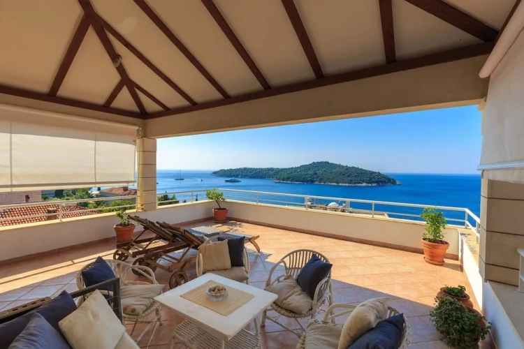 3 Bedrooms Apartment with balcony and with sea view