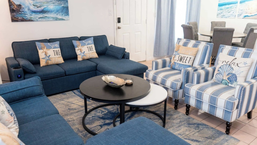 Walkable Location - 99 Steps to Beach - Pool