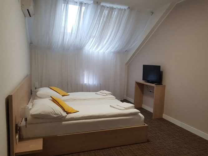 Hotel Story